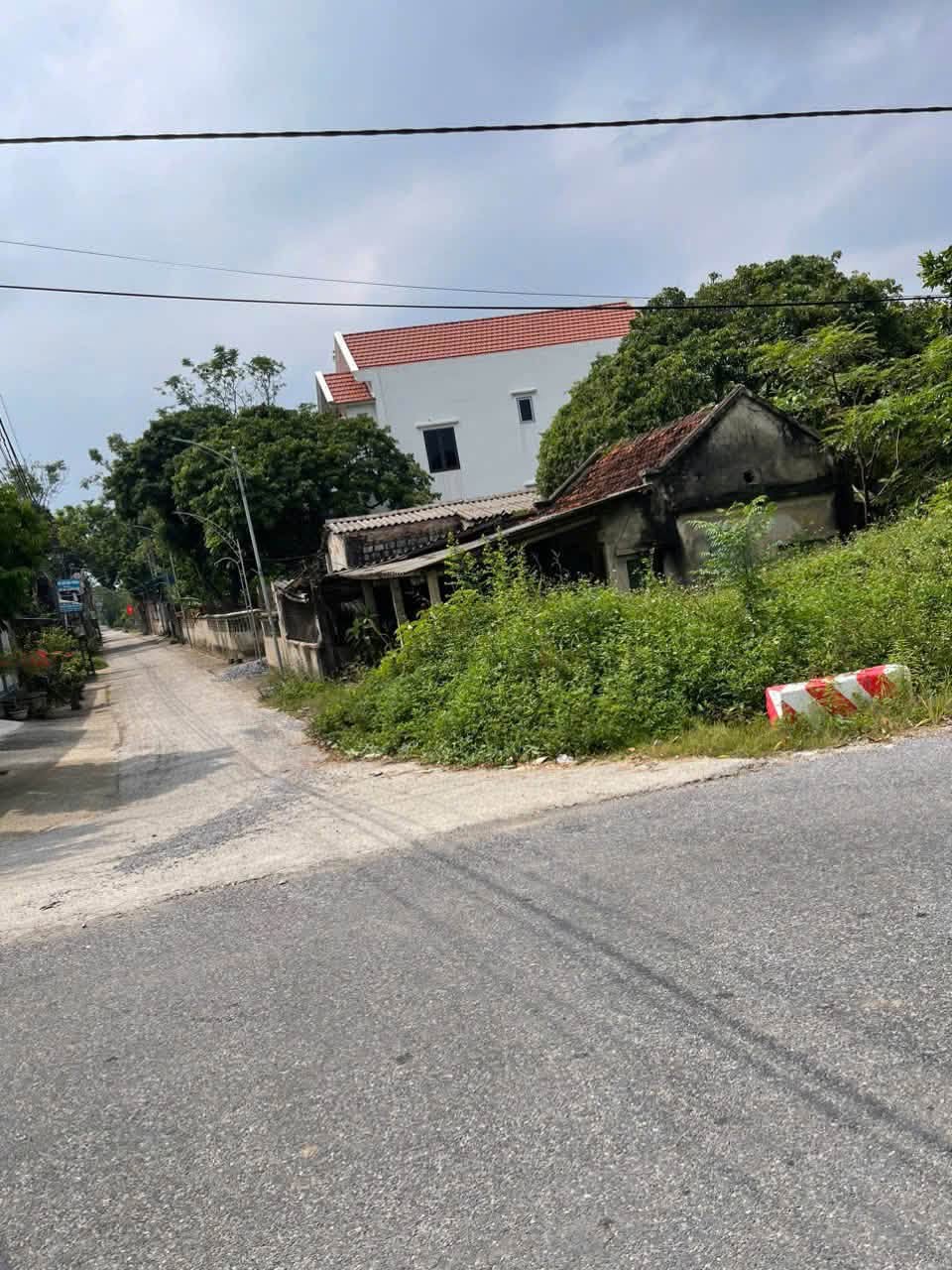 Bán lô đất 193m2 ( Mặt tiền lô góc : 2 mặt đều rộng 13m) Tại Thôn Thượng Vỹ – Nhân Chính – Lý Nhân – Hà Nam.